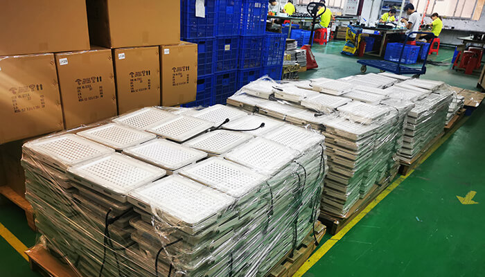 solar flood light production