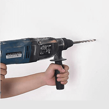 Solar flood light installation 01