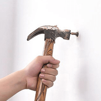 Solar flood light installation 02