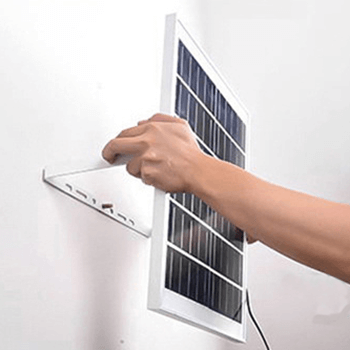 Solar flood light installation 03